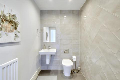 2 Badger Vale, Nottingham, NG8 2FH