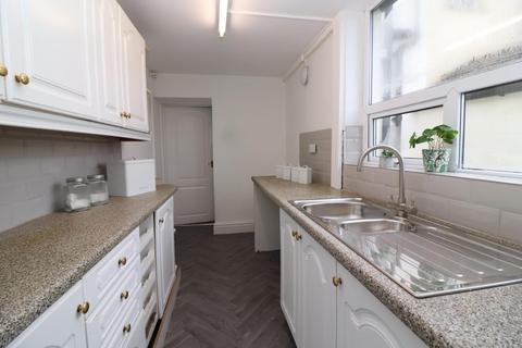 2 bedroom terraced house to rent, Redearth Road, Darwen