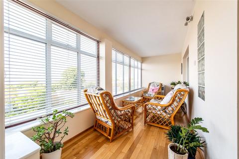 34 Kingsway, Chatham, ME5 7HS