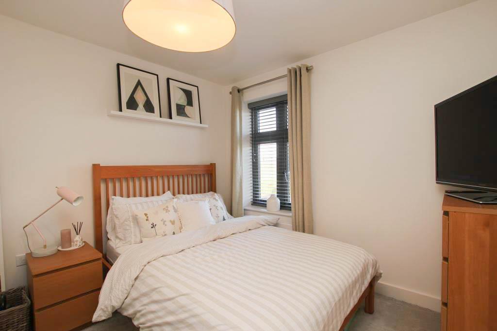 Bed2.JPG
