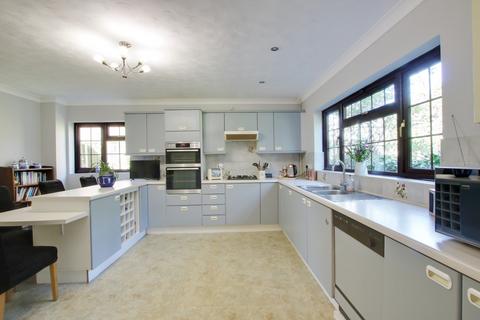 4 Brookmeadow, Fareham, PO15 5JH