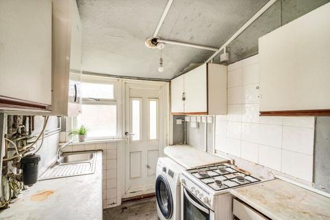 3 bedroom house for sale, Blakenham Road, London SW17
