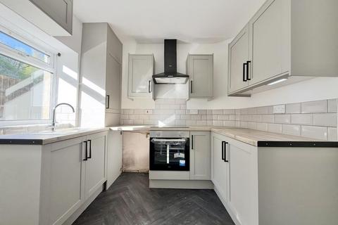 2 bedroom terraced house for sale, Pontefract Road, Barnsley