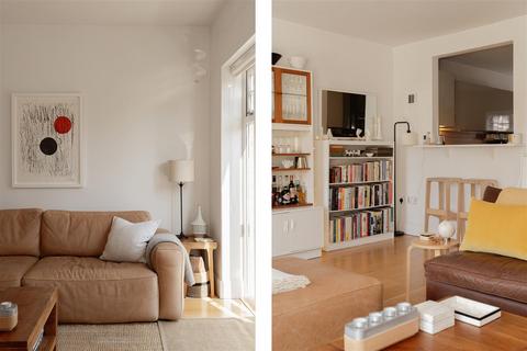 Compton Cottage Farthings Walk, Horsham, RH12 1WR