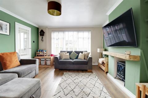 3 bedroom end of terrace house for sale, Chapel Meadows, Gilberdyke