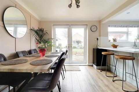 3 bedroom end of terrace house for sale, Chapel Meadows, Gilberdyke