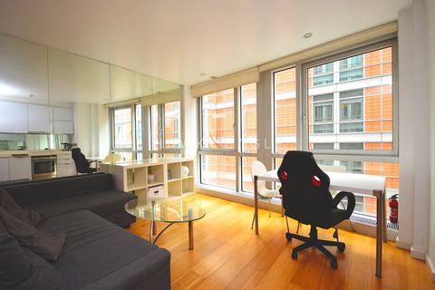 Studio to rent, Fairmont Avenue, London, Greater London. E14