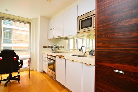 Studio to rent, Fairmont Avenue, London, Greater London. E14