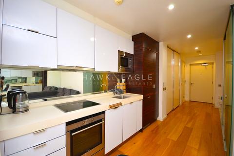 Studio to rent, Fairmont Avenue, London, Greater London. E14
