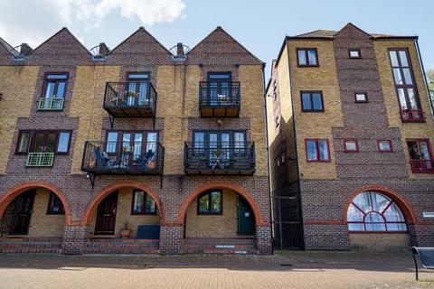 4 bedroom end of terrace house for sale, Greenland Quay, Surrey Quays