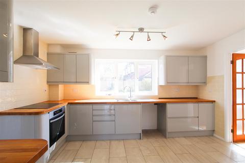 3 bedroom semi-detached house to rent, High Street, Cambridge CB25