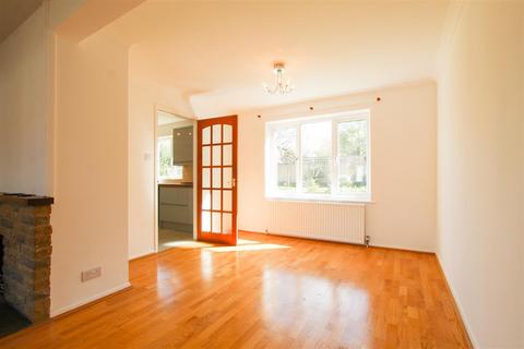 3 bedroom semi-detached house to rent, High Street, Cambridge CB25
