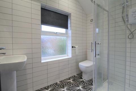5 bedroom terraced house to rent, Wilkinson Avenue, Beeston, NG9 2NL
