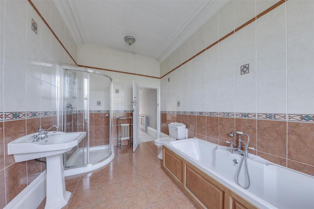 En Suite Bathroom