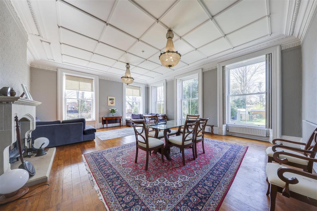 Lounge / Dining Alt