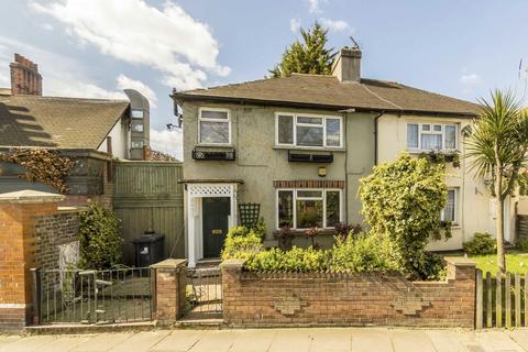 2 bedroom house to rent, South Ealing Road, London W5