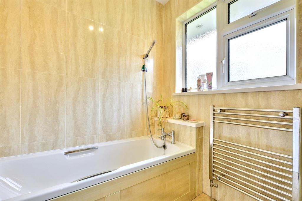 Bathroom 2.jpeg
