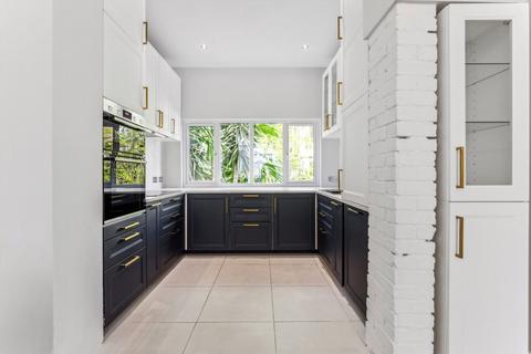 3 bedroom flat to rent, Holland Road, London W14