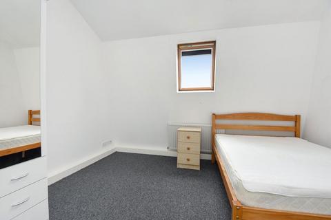 4 bedroom house to rent, Heritage Place, London SW18