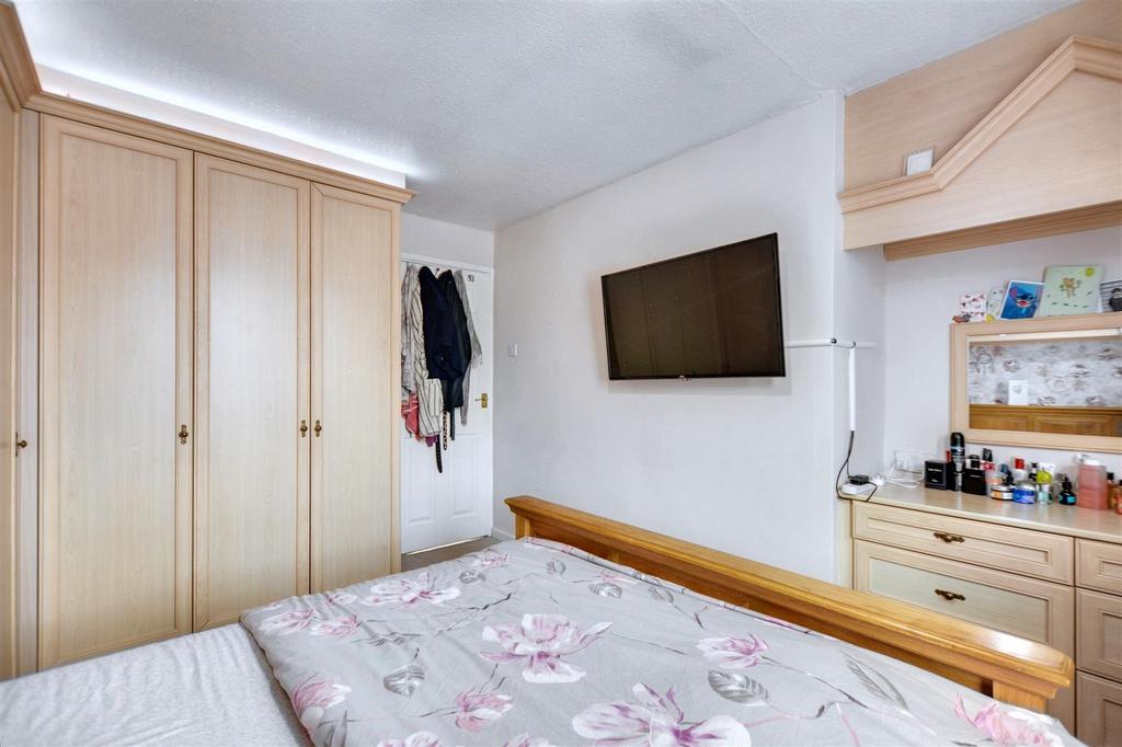 Bedroom 1 2.jpeg