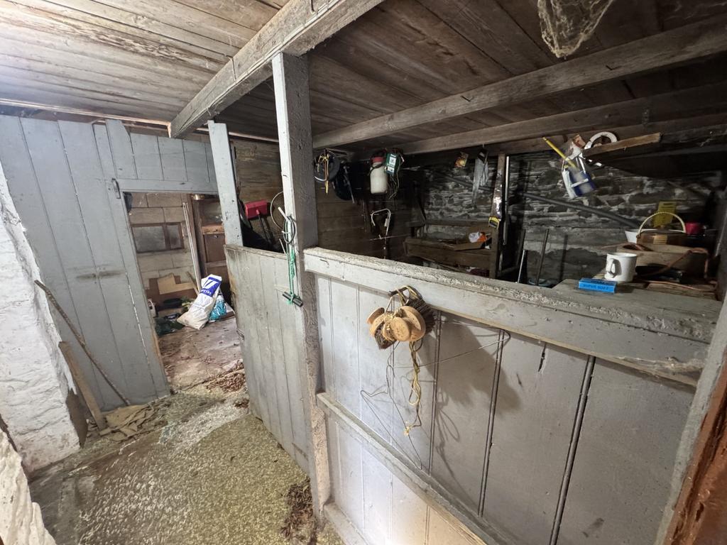 Former Parlour / Stables