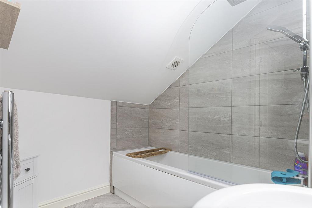 En Suite Bathroom