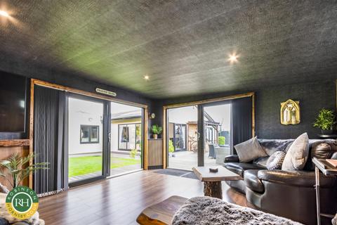 2 bedroom detached bungalow for sale, The Hollows, Bessacarr, Doncaster