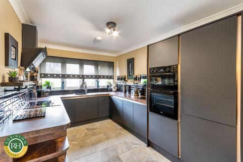 2 bedroom detached bungalow for sale, The Hollows, Bessacarr, Doncaster