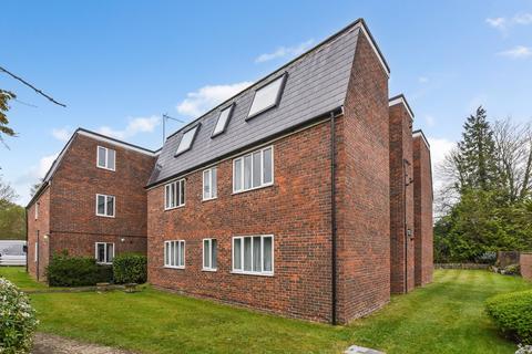 2 bedroom flat for sale, North Road, Petersfield, Hampshire