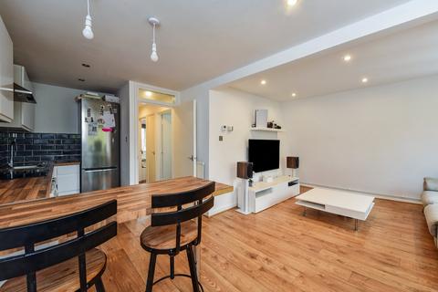 2 bedroom flat for sale, North Road, Petersfield, Hampshire