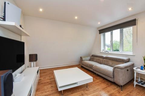 2 bedroom flat for sale, North Road, Petersfield, Hampshire