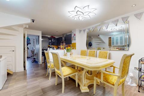 5 bedroom semi-detached house for sale, Mauretania Way, Brooklands, Milton Keynes