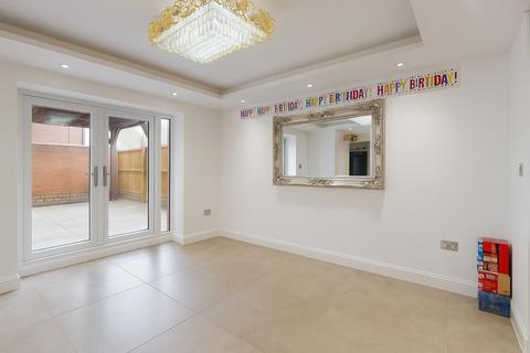 5 bedroom semi-detached house for sale, Mauretania Way, Brooklands, Milton Keynes