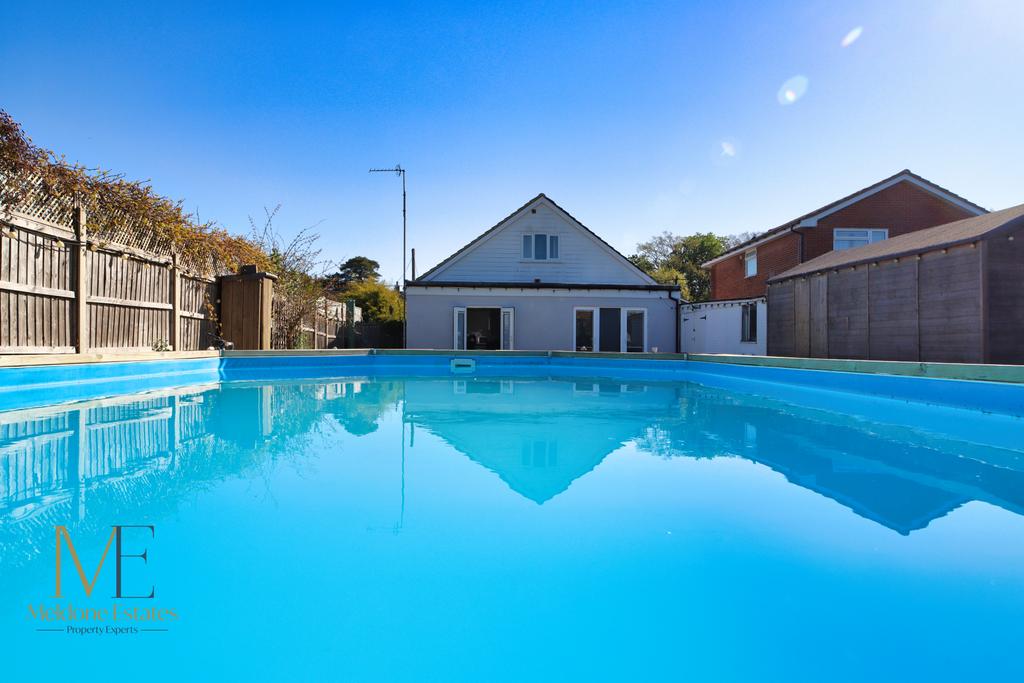 Pool 1