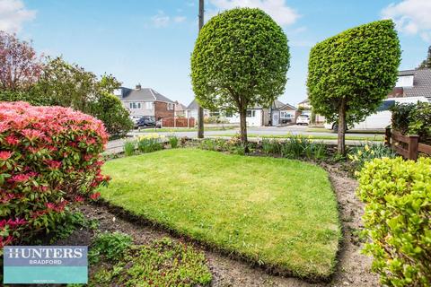 2 bedroom semi-detached bungalow for sale, Glendale Drive, Bradford