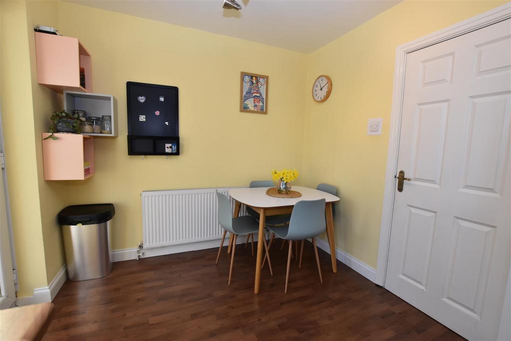 Dining Area.JPG
