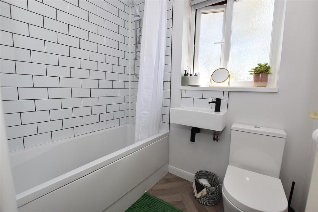 Bathroom.JPG
