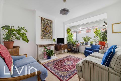 102 Mersham Road, Thornton Heath, CR7 8NQ