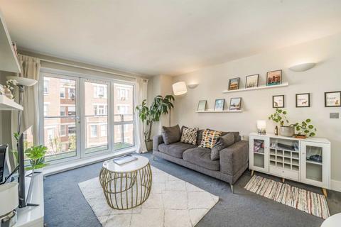 2 bedroom flat for sale, Lurline Gardens, London SW11