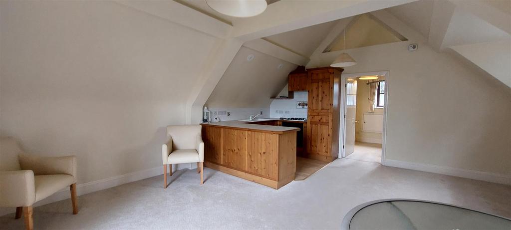 OPEN PLAN LOUNGE KITCHEN &amp; DINING AREA