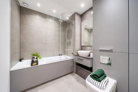 3 bedroom apartment to rent, 4 Headlam Avenue, Clapham SW4