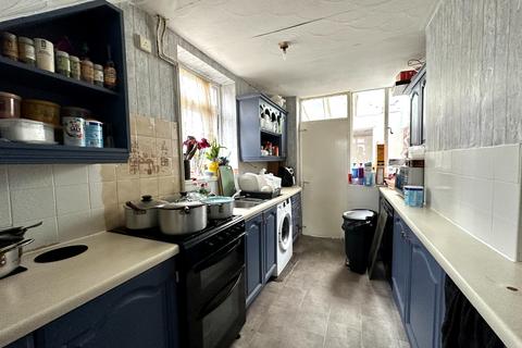 3 bedroom semi-detached house for sale, Hudson Road, Tipton DY4