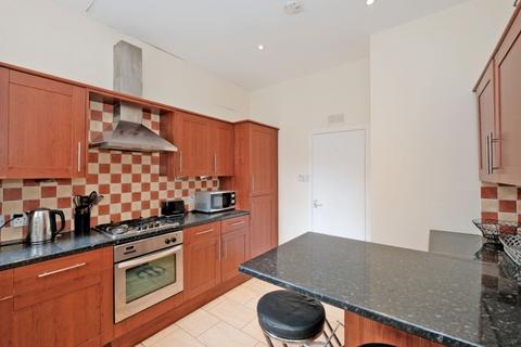 2 bedroom flat to rent, Forest Road, West End, Aberdeen, AB15