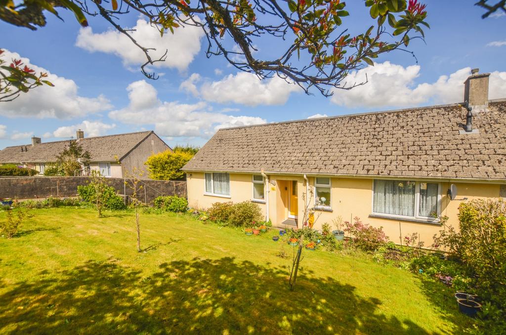 76 Beacon Road Bodmin 01208 74182