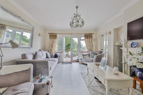 4 bedroom detached house for sale, Seaton Road, Hornsea, HU18 1BS