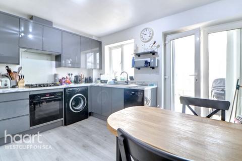 121 Churchfields, Shoeburyness, Southend-on-sea, SS3 8TW