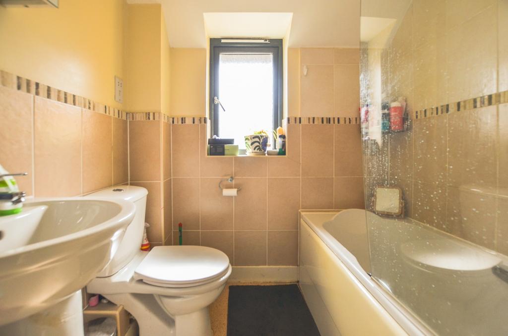 92 No TPS Bodmin 01208 74182-2