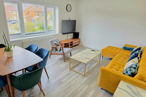 1 bedroom flat for sale, Coppice Path, Chigwell IG7