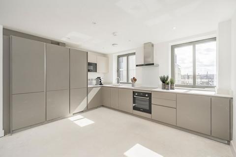2 bedroom flat for sale, Chatfield Road, Battersea SW11