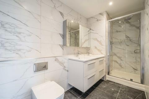 2 bedroom flat for sale, Chatfield Road, Battersea SW11